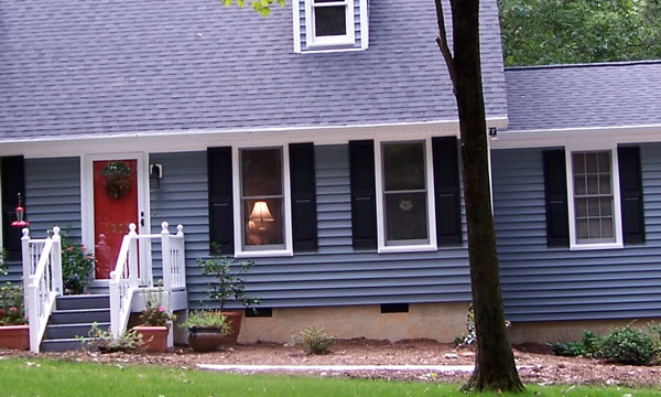Vinyl Siding Replacement Contractor in Centerville.